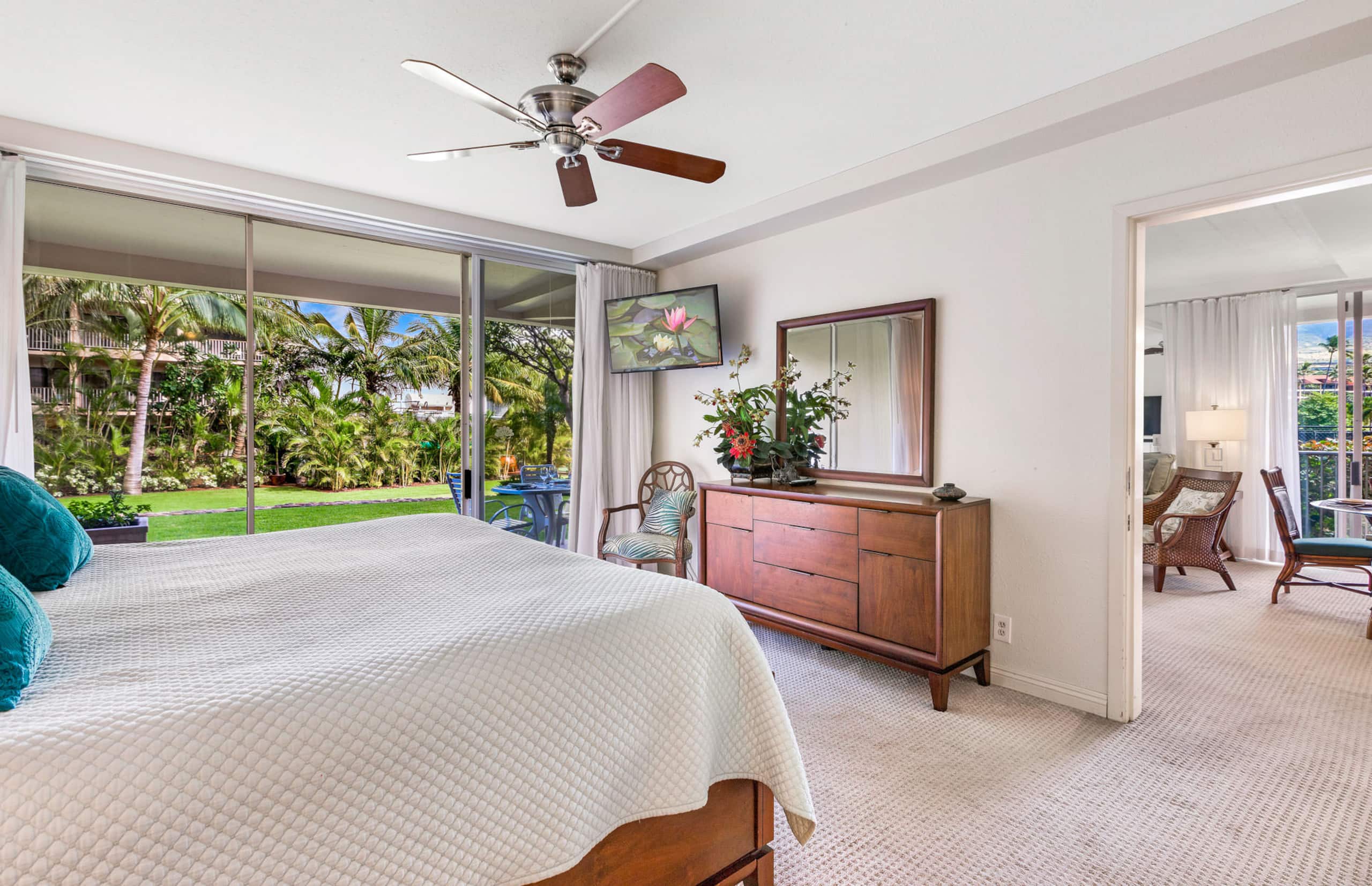 Condo in Lahaina · ★4.95 · 1 bedroom · 2 beds · 2 baths - Image 18