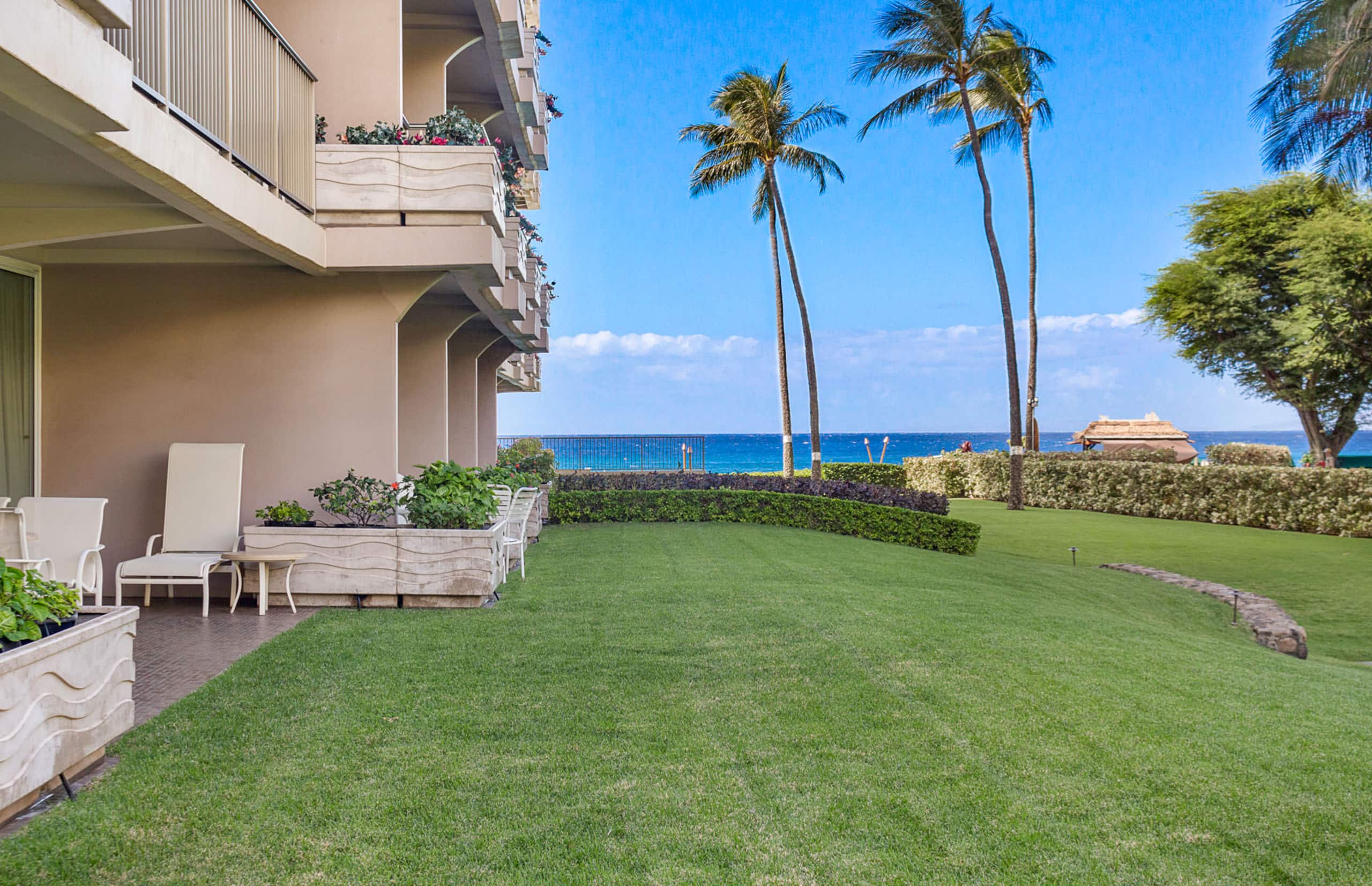 Condo in Lahaina · ★4.95 · 1 bedroom · 2 beds · 2 baths - Image 2