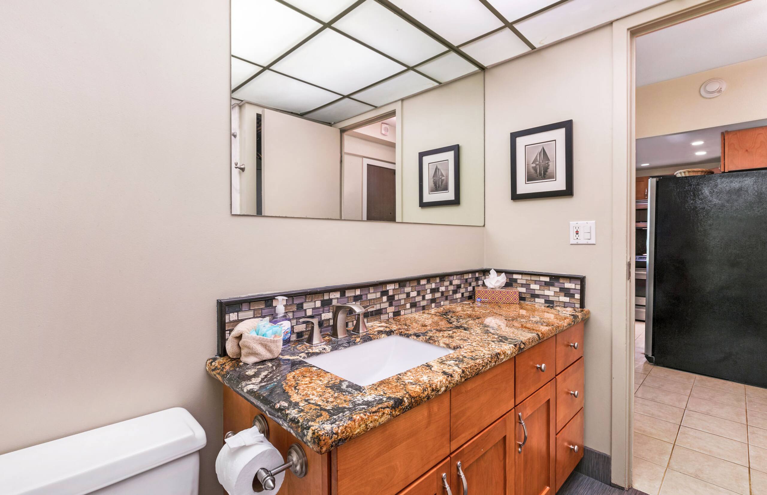 Condo in Lahaina · ★4.95 · 1 bedroom · 2 beds · 2 baths - Image 21