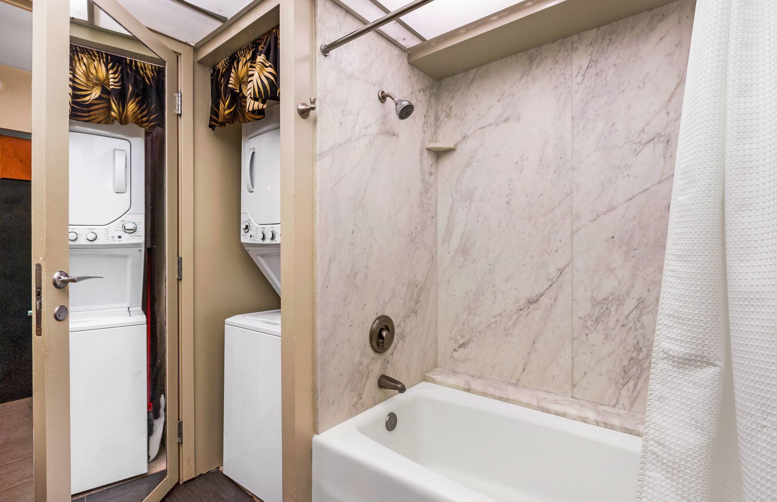 Condo in Lahaina · ★4.95 · 1 bedroom · 2 beds · 2 baths - Image 22
