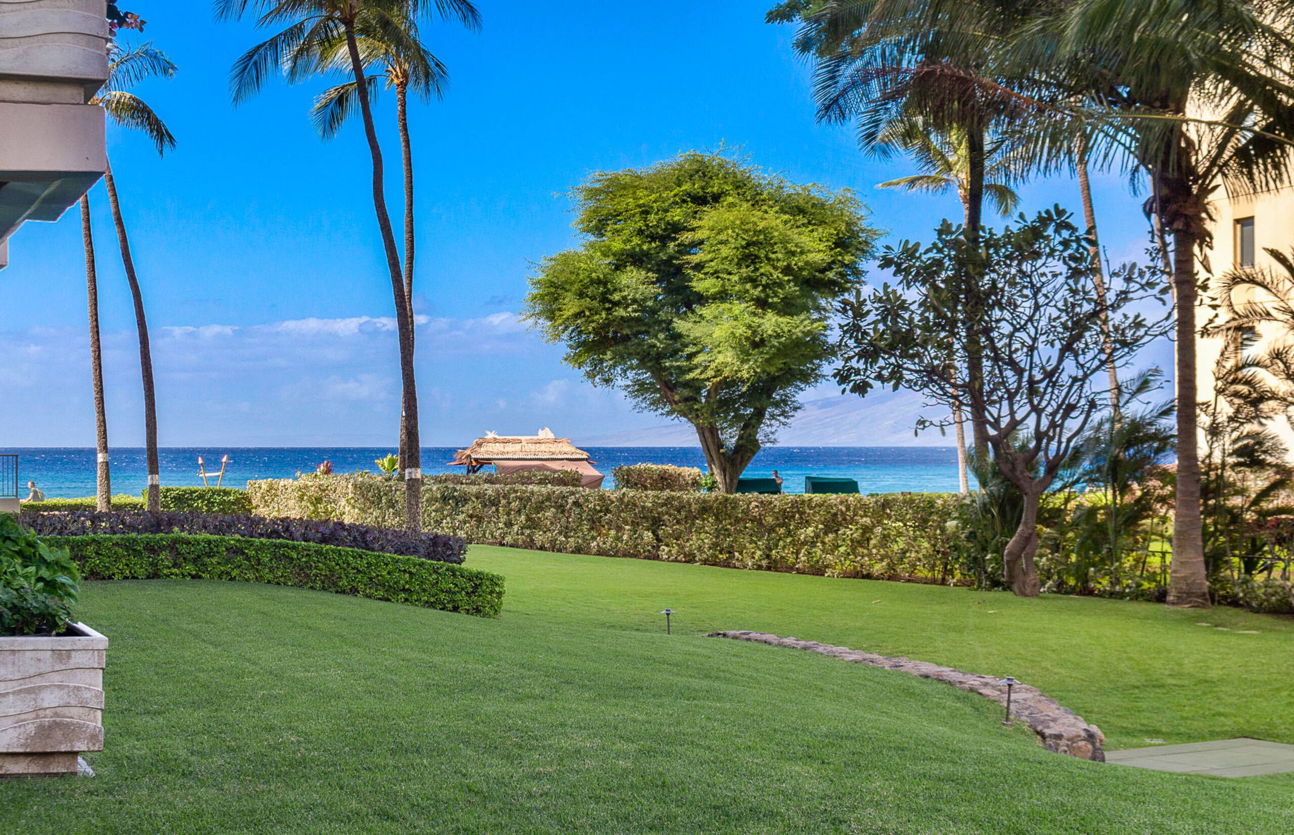 Condo in Lahaina · ★4.95 · 1 bedroom · 2 beds · 2 baths - Image 26