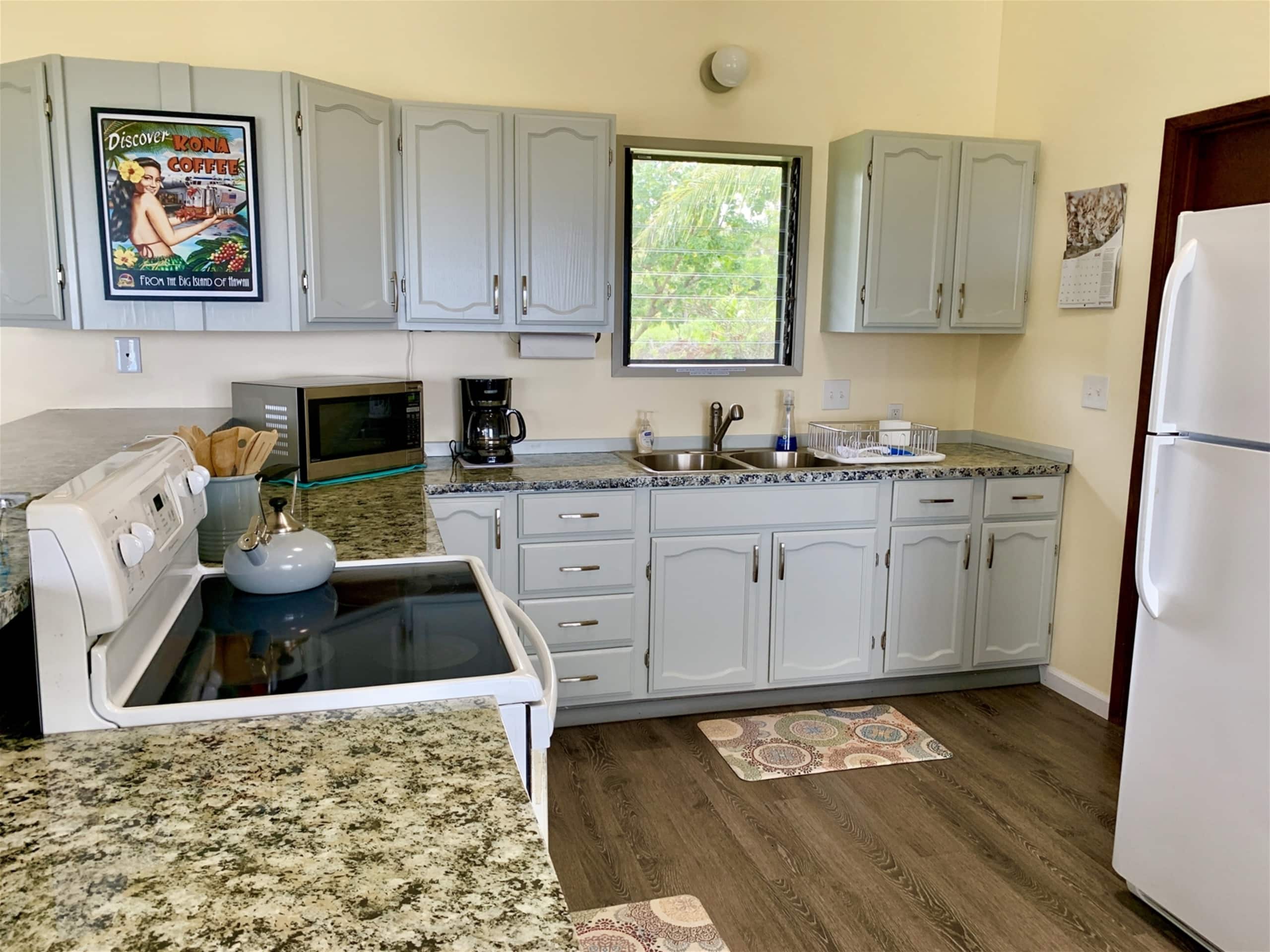 Home in Naalehu · ★4.81 · 2 bedrooms · 3 beds · 2 private baths - Image 6