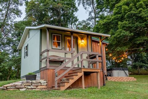Hottub w/ breathtaking Mtn views >4mi>Seneca Rocks