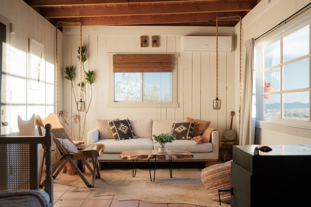 Top performing Airbnb: Joshua Tree House of Mercury in High Desert