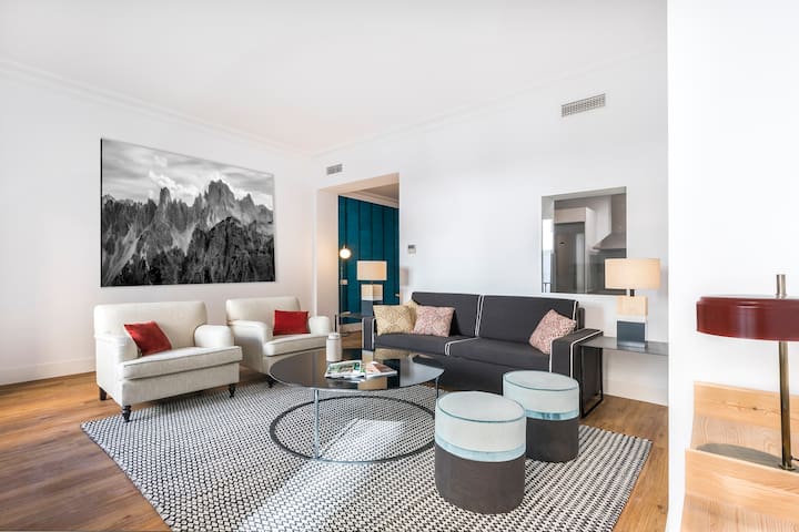 Superior 2 Bedroom Apartment Madrid Cortes