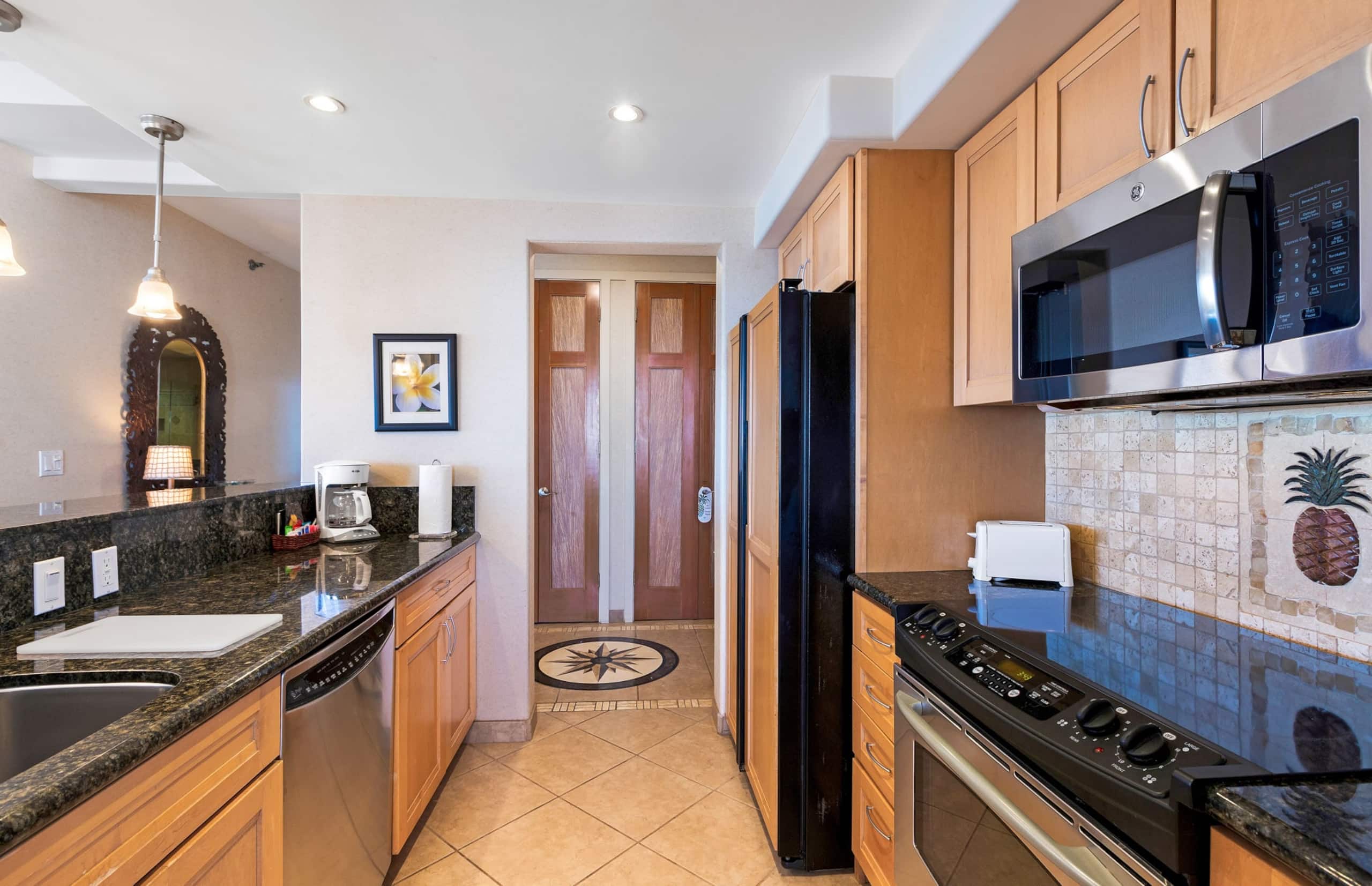 Condo in Lahaina · ★4.9 · 2 bedrooms · 3 beds · 2 baths - Image 6
