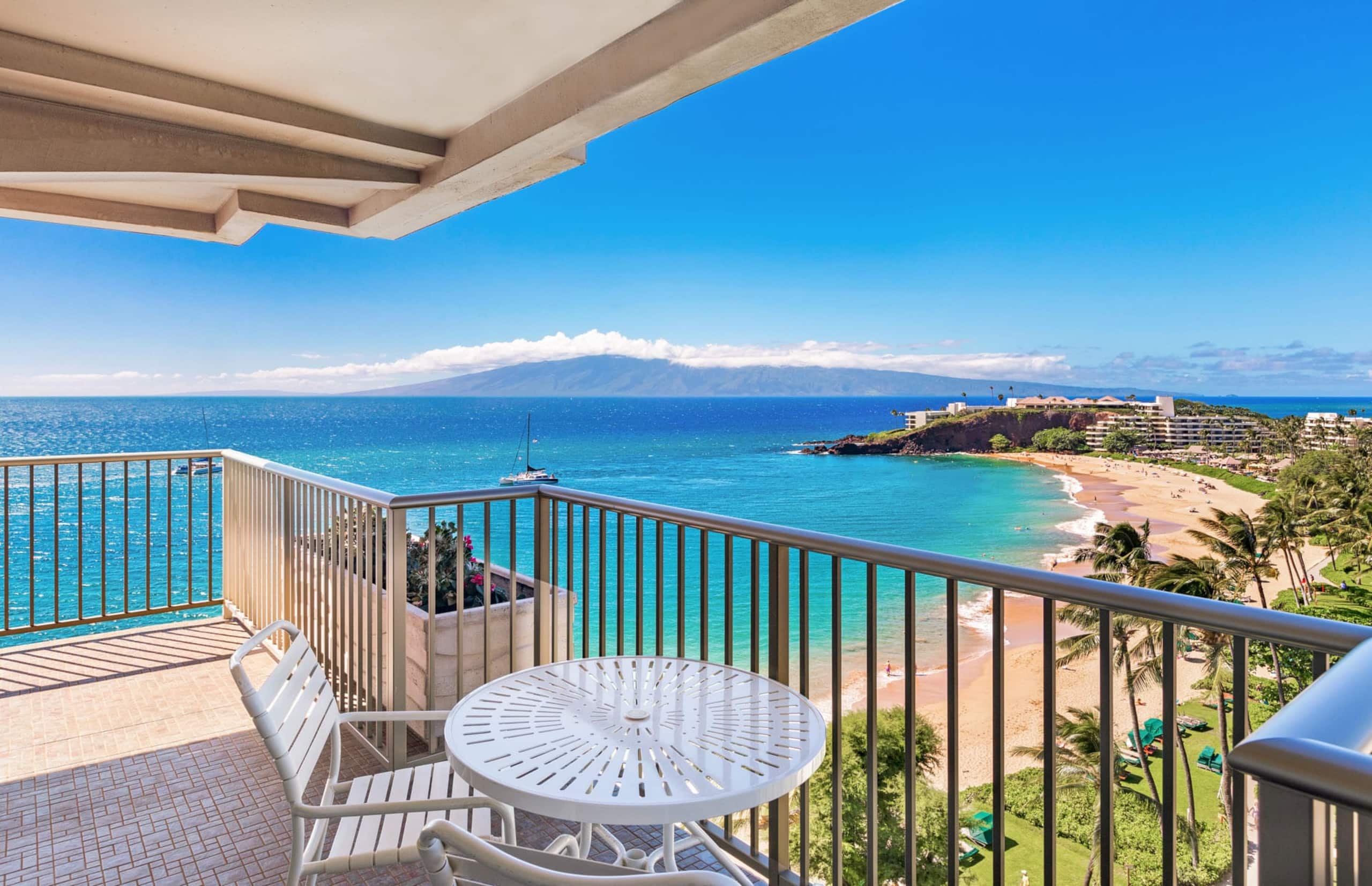 Condo in Lahaina · ★4.9 · 2 bedrooms · 3 beds · 2 baths - Image 2