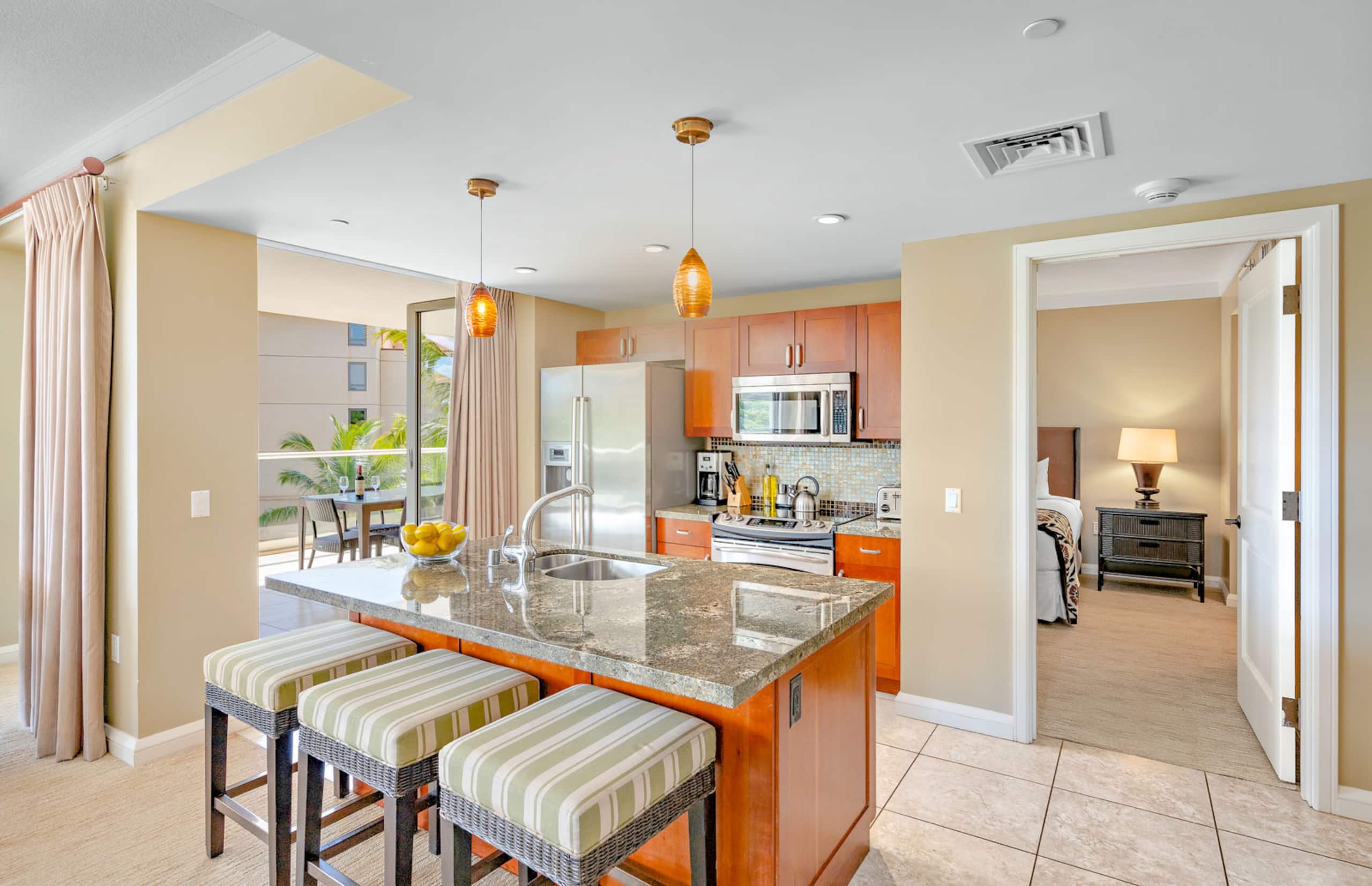 Condo in Lahaina · ★4.92 · 2 bedrooms · 3 beds · 2 baths - Image 3