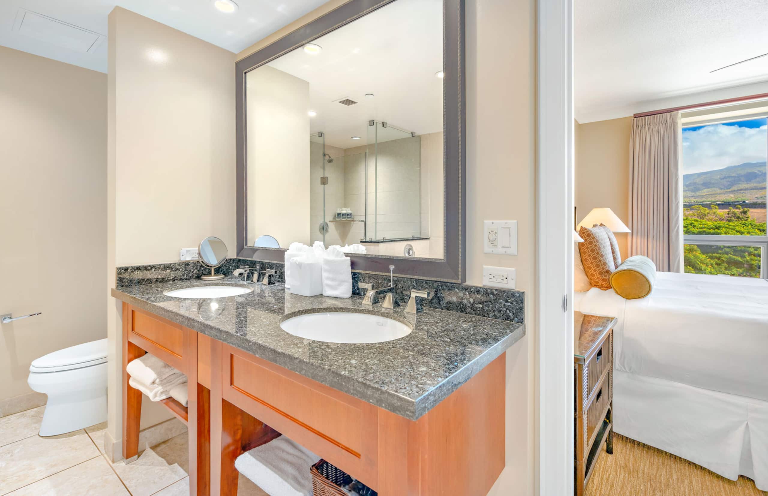 Condo in Lahaina · ★4.92 · 2 bedrooms · 3 beds · 2 baths - Image 25