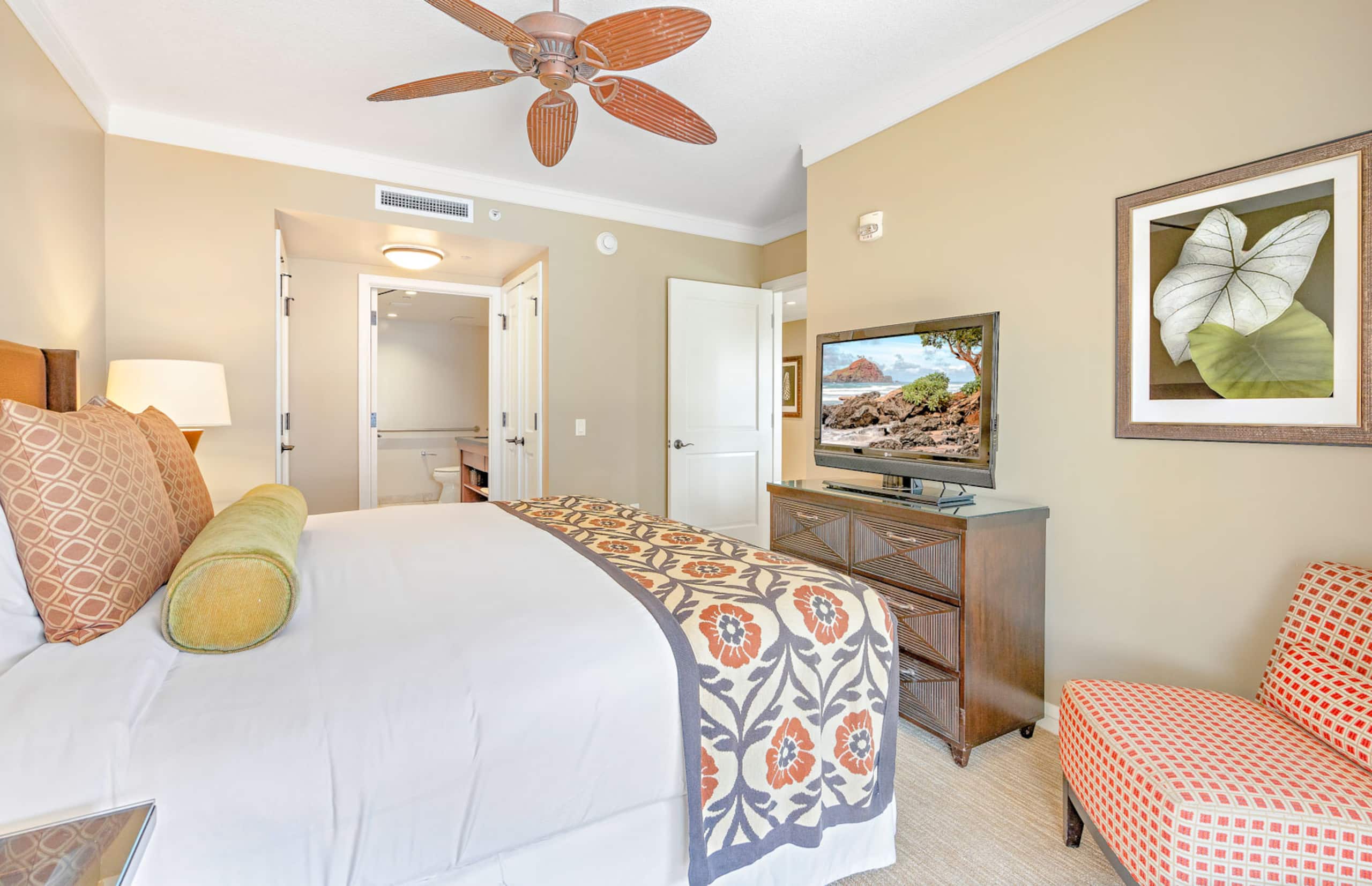 Condo in Lahaina · ★4.92 · 2 bedrooms · 3 beds · 2 baths - Image 19