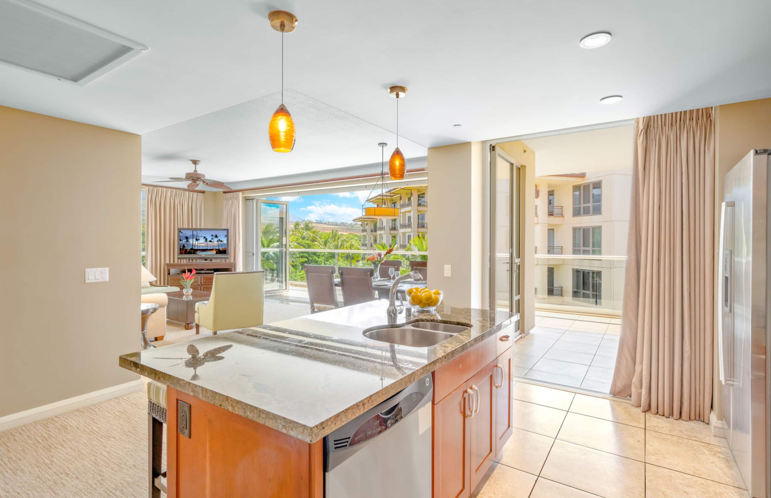 Condo in Lahaina · ★4.92 · 2 bedrooms · 3 beds · 2 baths - Image 6