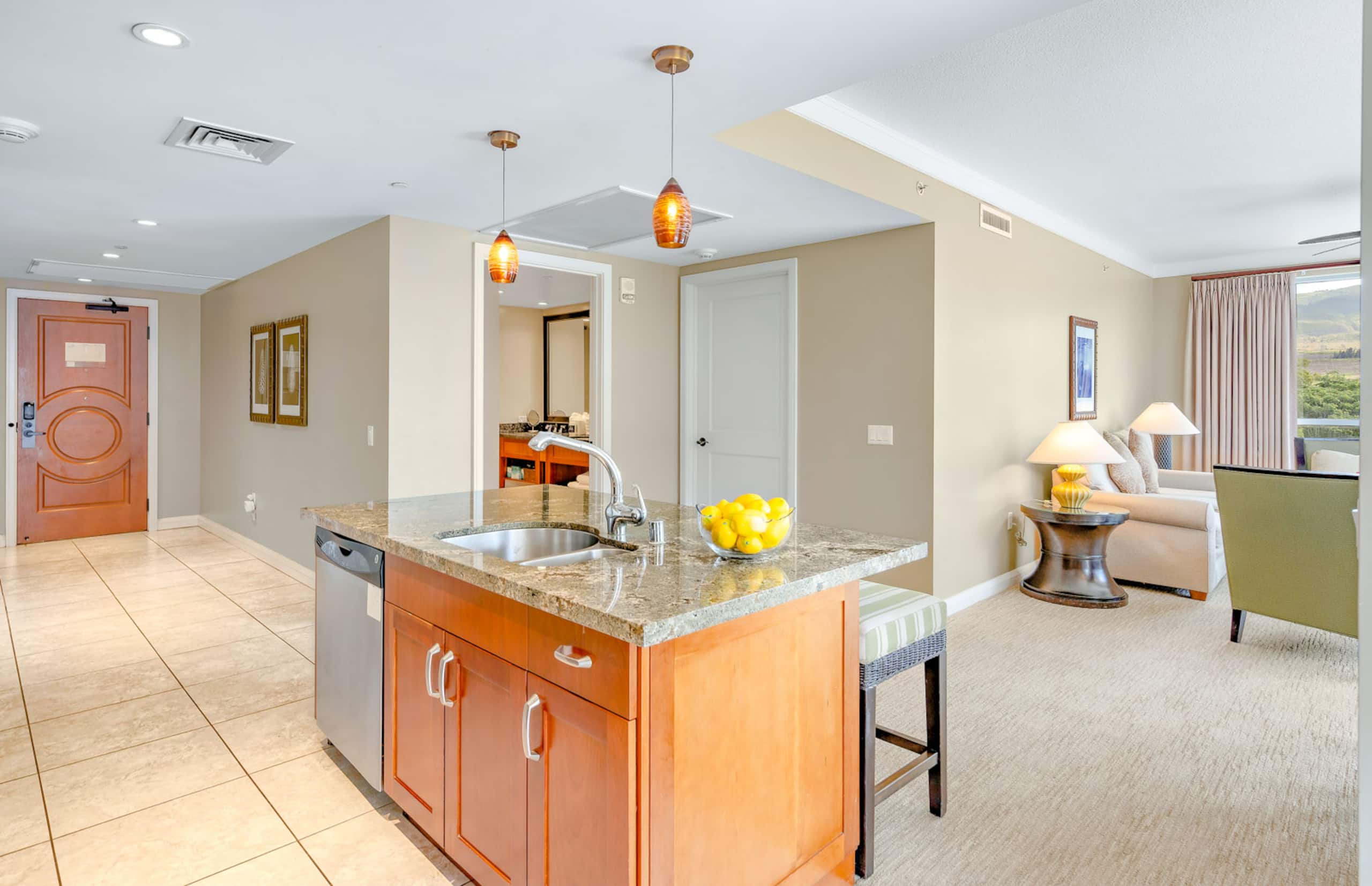 Condo in Lahaina · ★4.92 · 2 bedrooms · 3 beds · 2 baths - Image 5