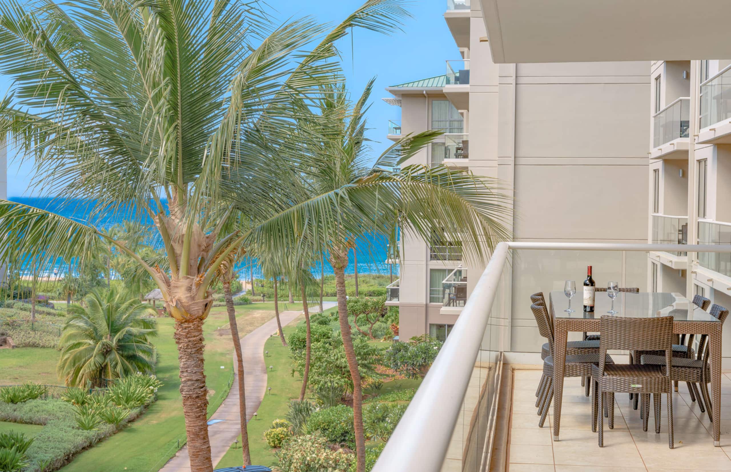Condo in Lahaina · ★4.92 · 2 bedrooms · 3 beds · 2 baths - Image 2