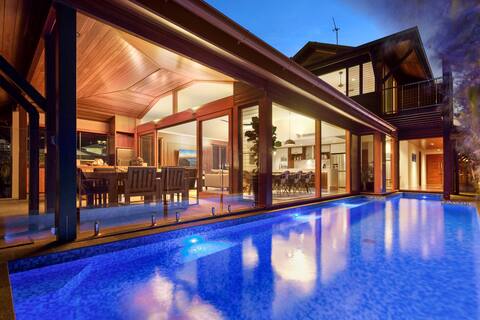 23 The Cove - 5 Bedroom, Waterfront Luxury