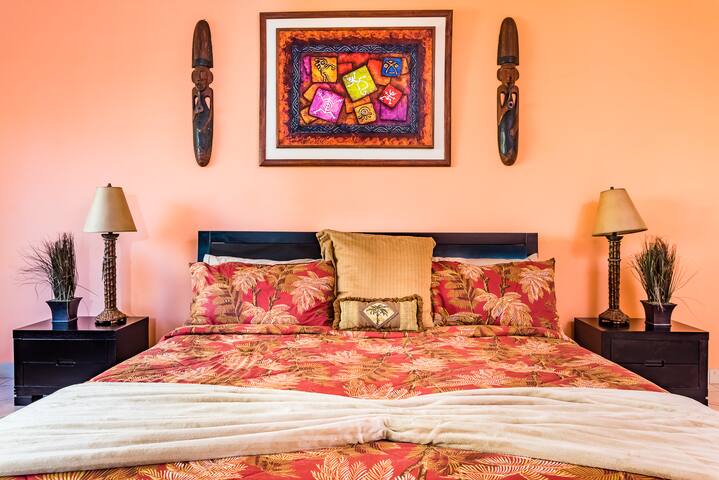 Beach Facing condo in the heart of town!