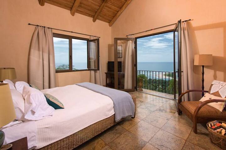 Exclusive 6bd home ocean views & infiniti pool
