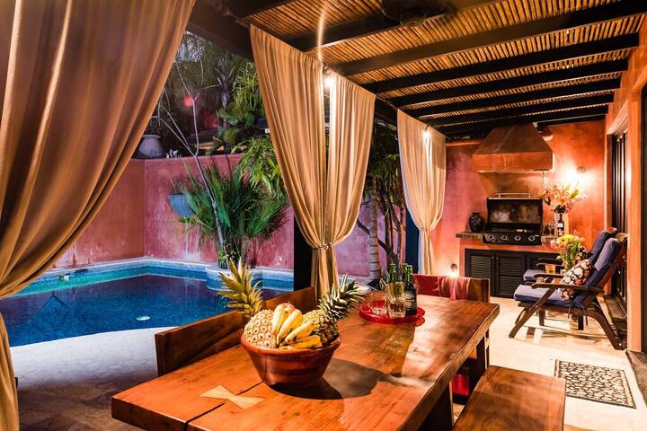 Luxury Villa, near the Beach with a Private Pool