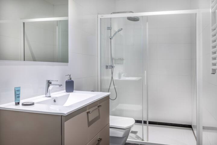 Dlx 2 Dorm · Deluxe 2 Bedroom Apartment – Chueca gallery image 4