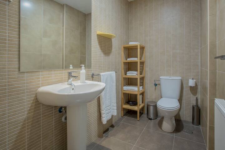 Duplex 2 Bedroom Apartment – Malasaña gallery image 2