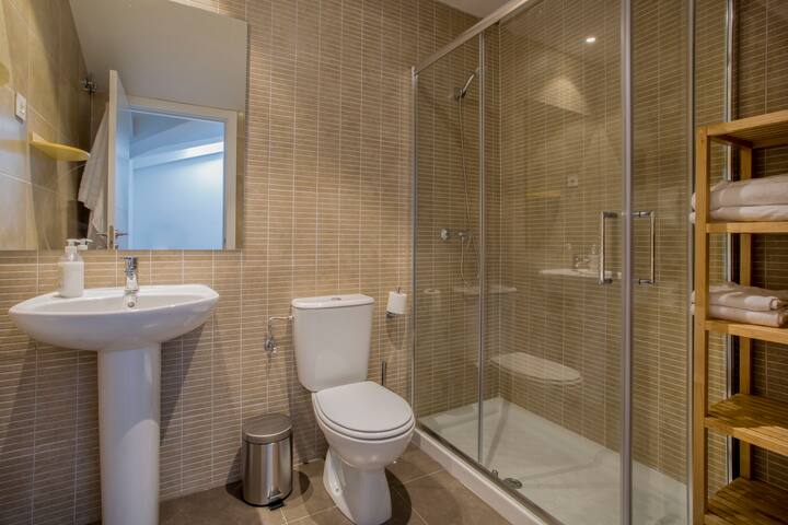 4 Bedroom Apartment – Malasaña gallery image 2