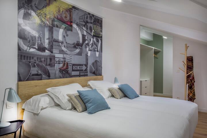 Superior 4 Bedroom Apartment – Malasaña gallery image 2