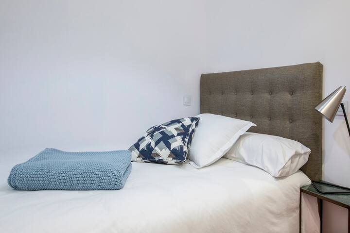 2 Bedroom Apartment – Chueca gallery image 2