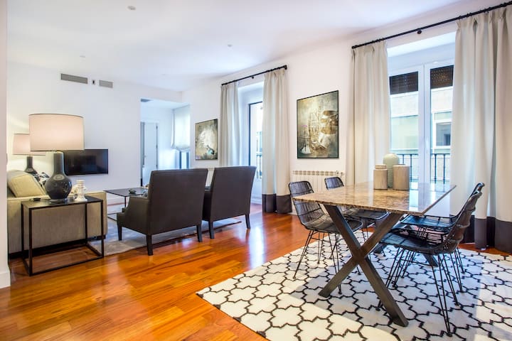 Deluxe 2 Bedroom Apartment – Chueca