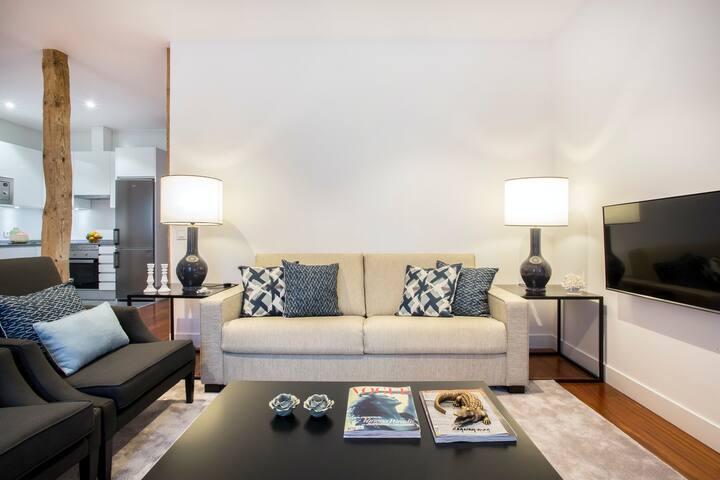 Deluxe 2 Bedroom Apartment – Chueca gallery image 3
