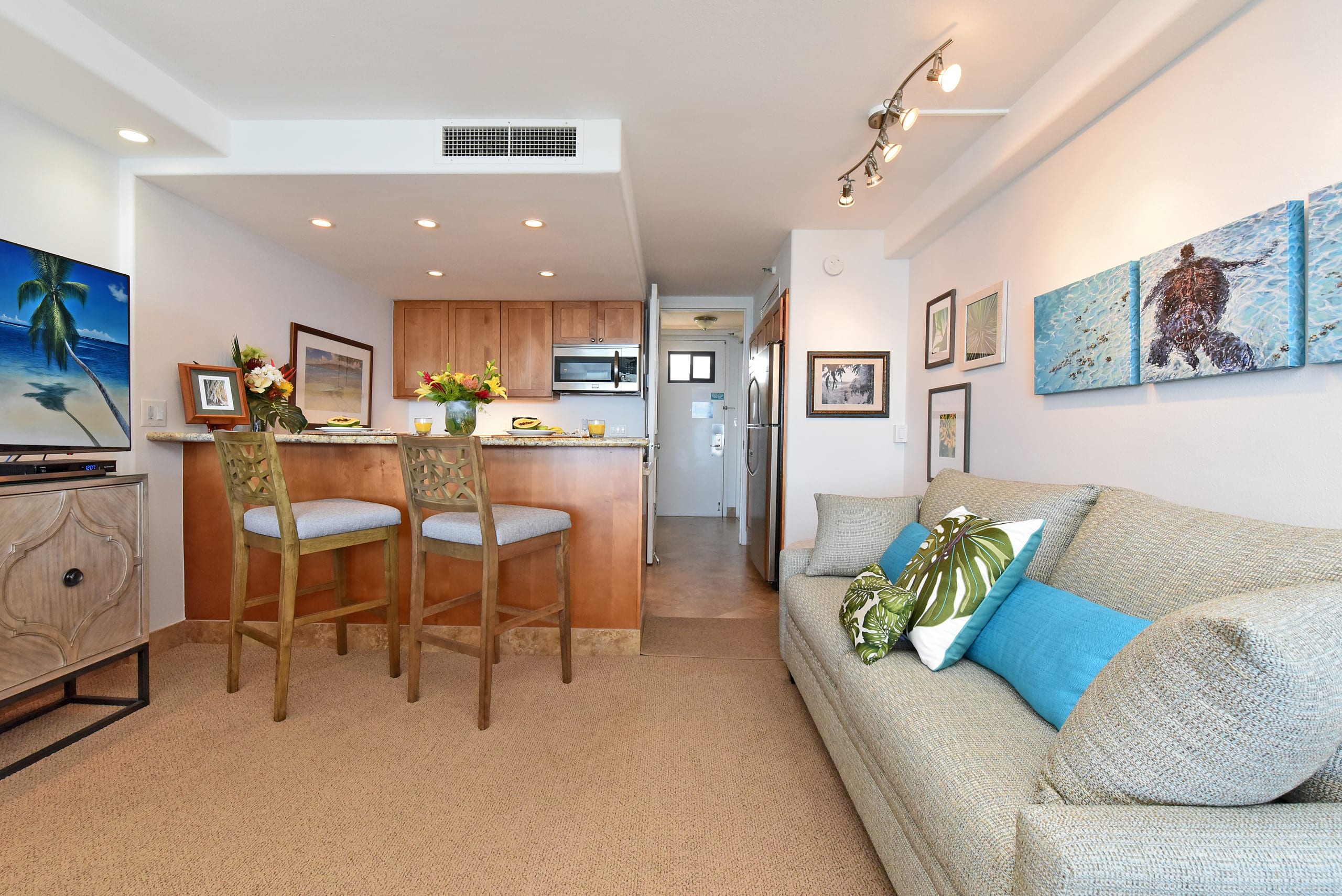 Condo in Lahaina · ★4.71 · 1 bedroom · 2 beds · 1 bath - Image 18