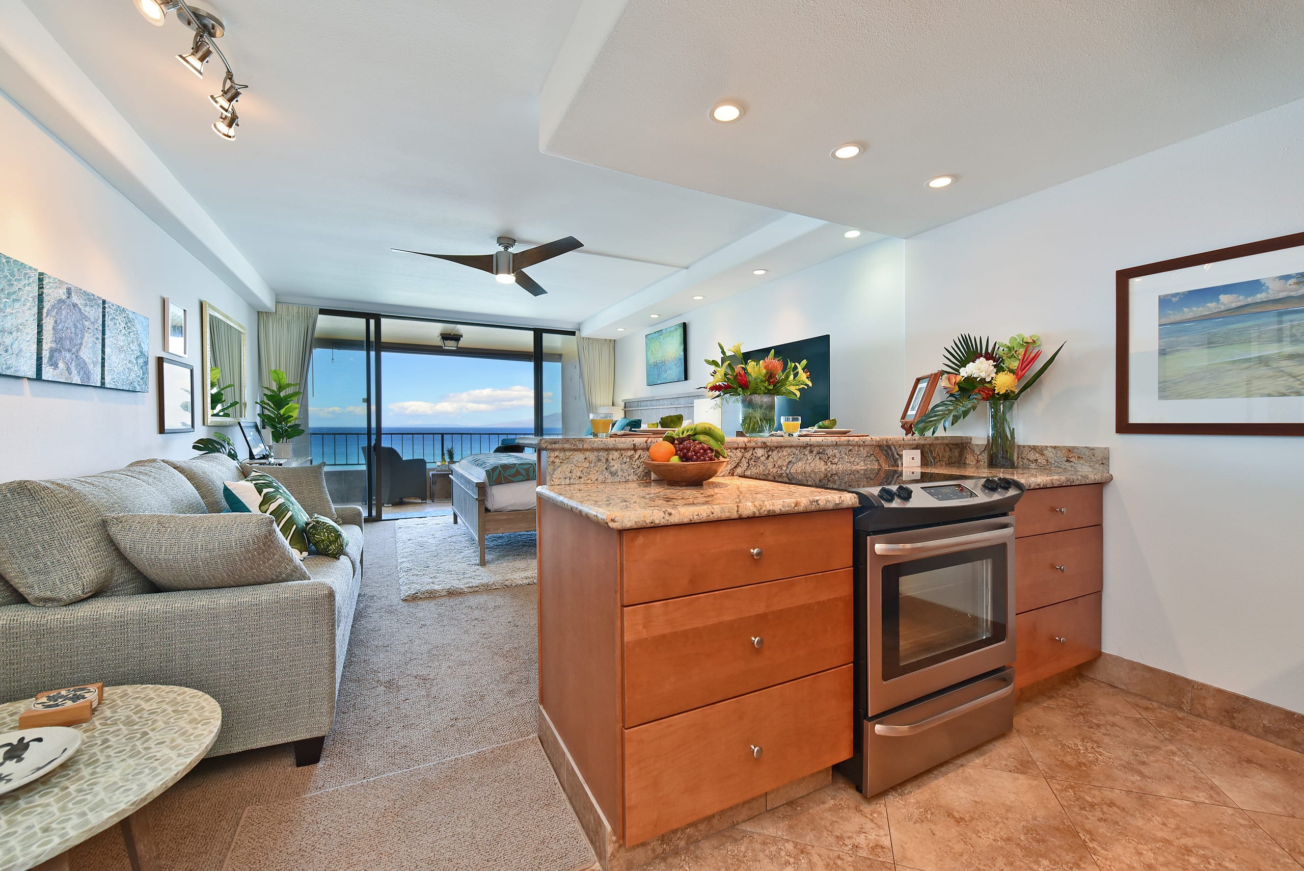 Condo in Lahaina · ★4.71 · 1 bedroom · 2 beds · 1 bath - Image 4