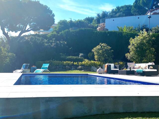 Villa Saramel by Rent Costa Brava gallery image 4