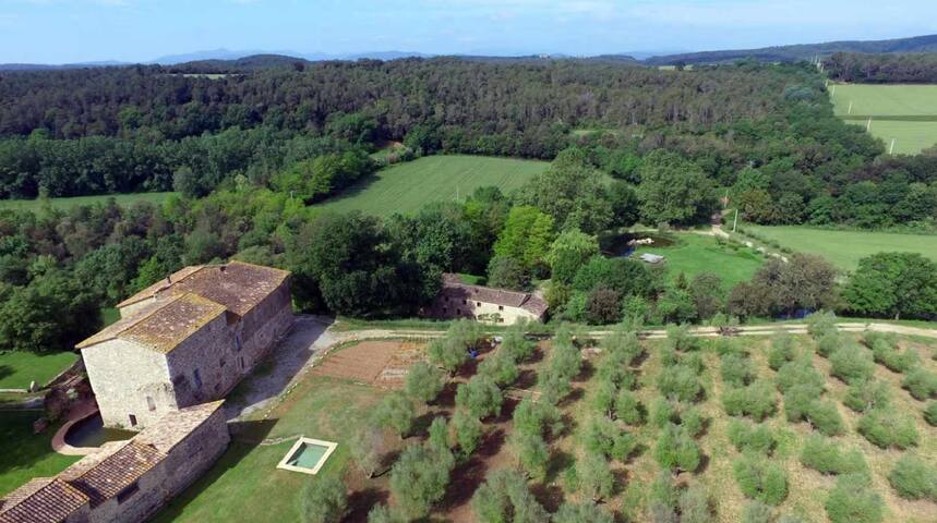 Rural house for exclusive rental in Girona gallery image 5