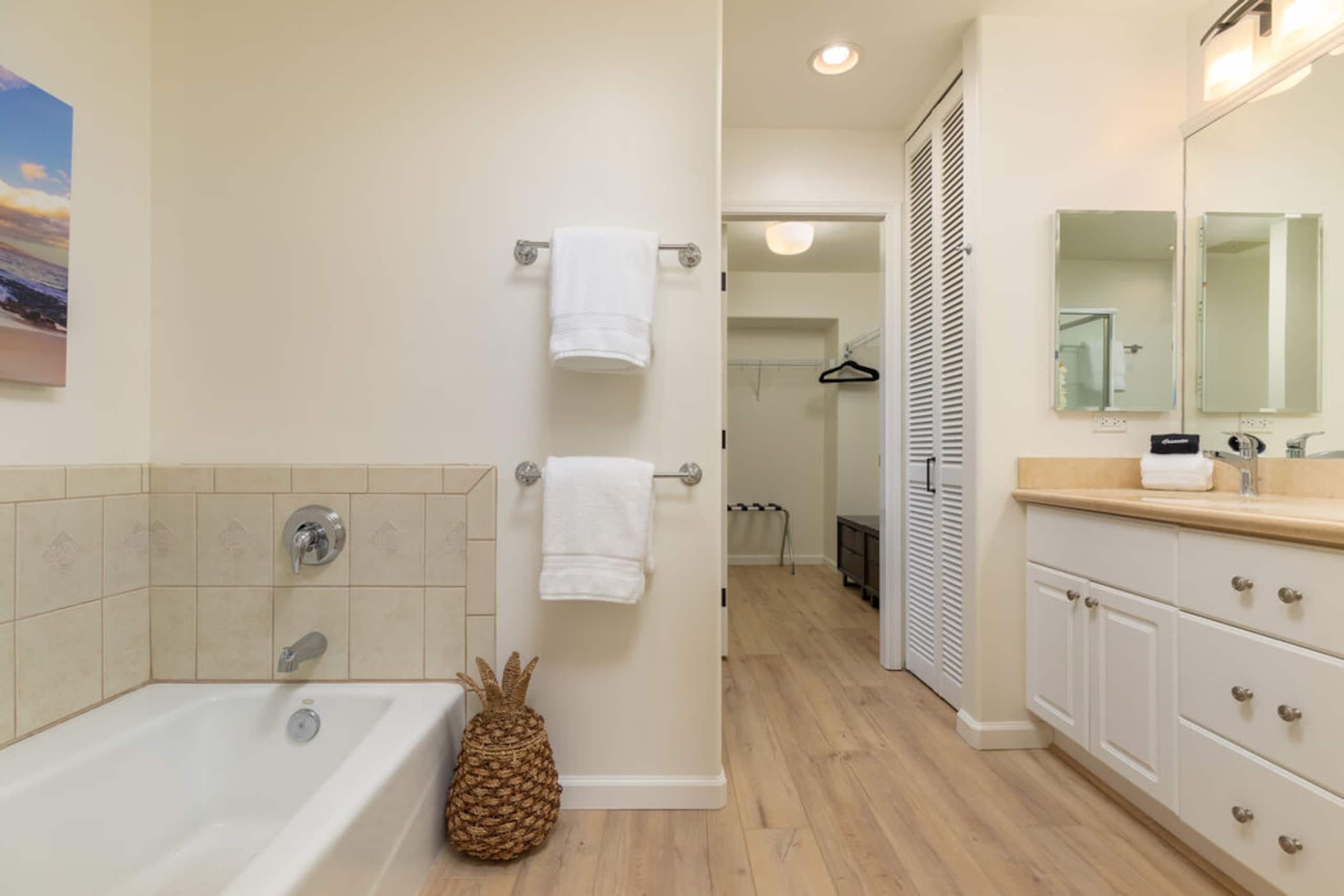 Condo in Waikoloa Village · ★5.0 · 2 bedrooms · 2 beds · 2 baths - Photo 8