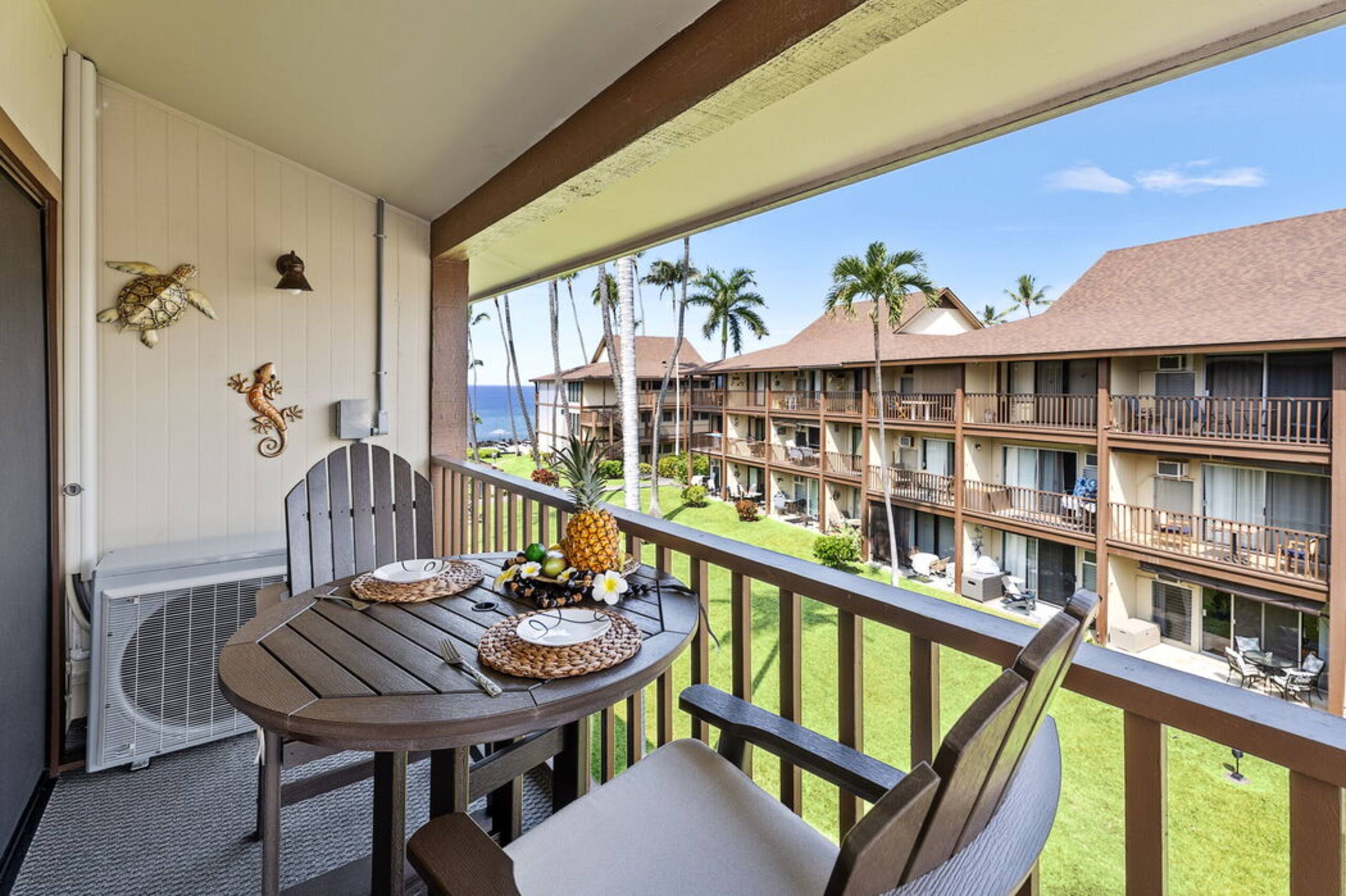 Condo in Kailua-Kona · ★4.83 · 1 bedroom · 2 beds · 1 bath - Image 13