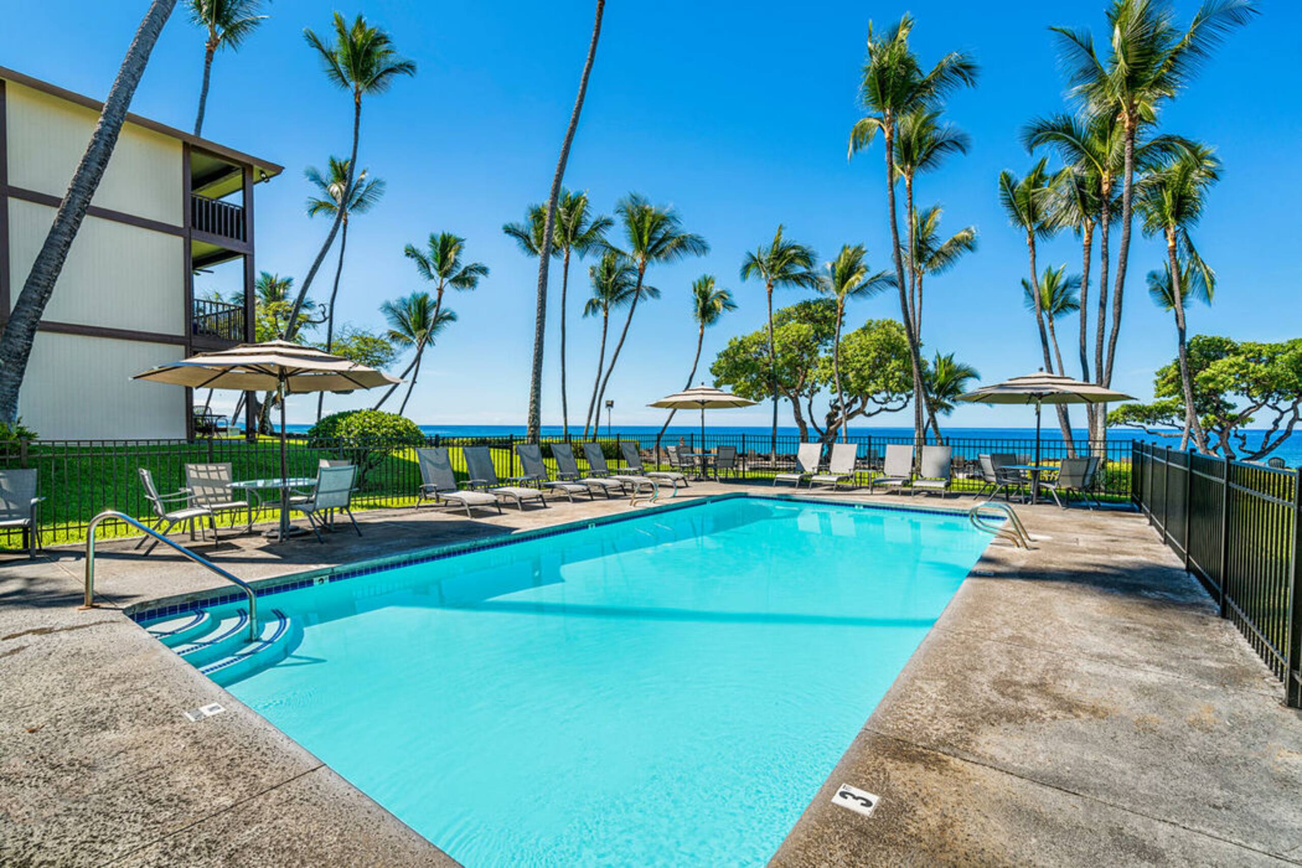 Condo in Kailua-Kona · ★4.83 · 1 bedroom · 2 beds · 1 bath - Image 22