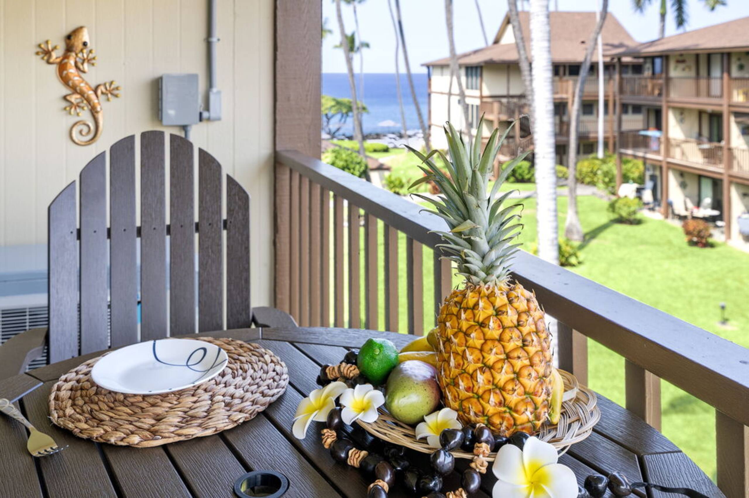 Condo in Kailua-Kona · ★4.83 · 1 bedroom · 2 beds · 1 bath - Image 11