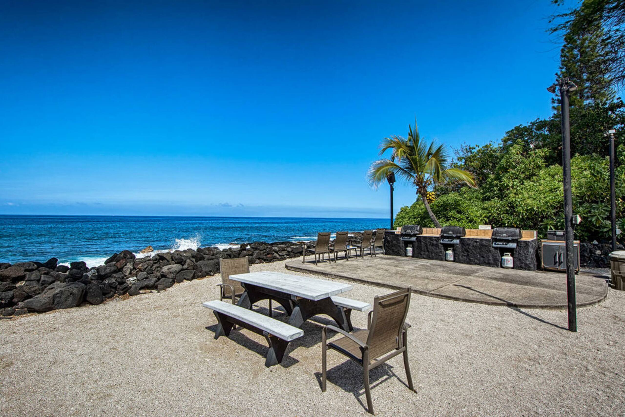 Condo in Kailua-Kona · ★4.83 · 1 bedroom · 2 beds · 1 bath - Image 26