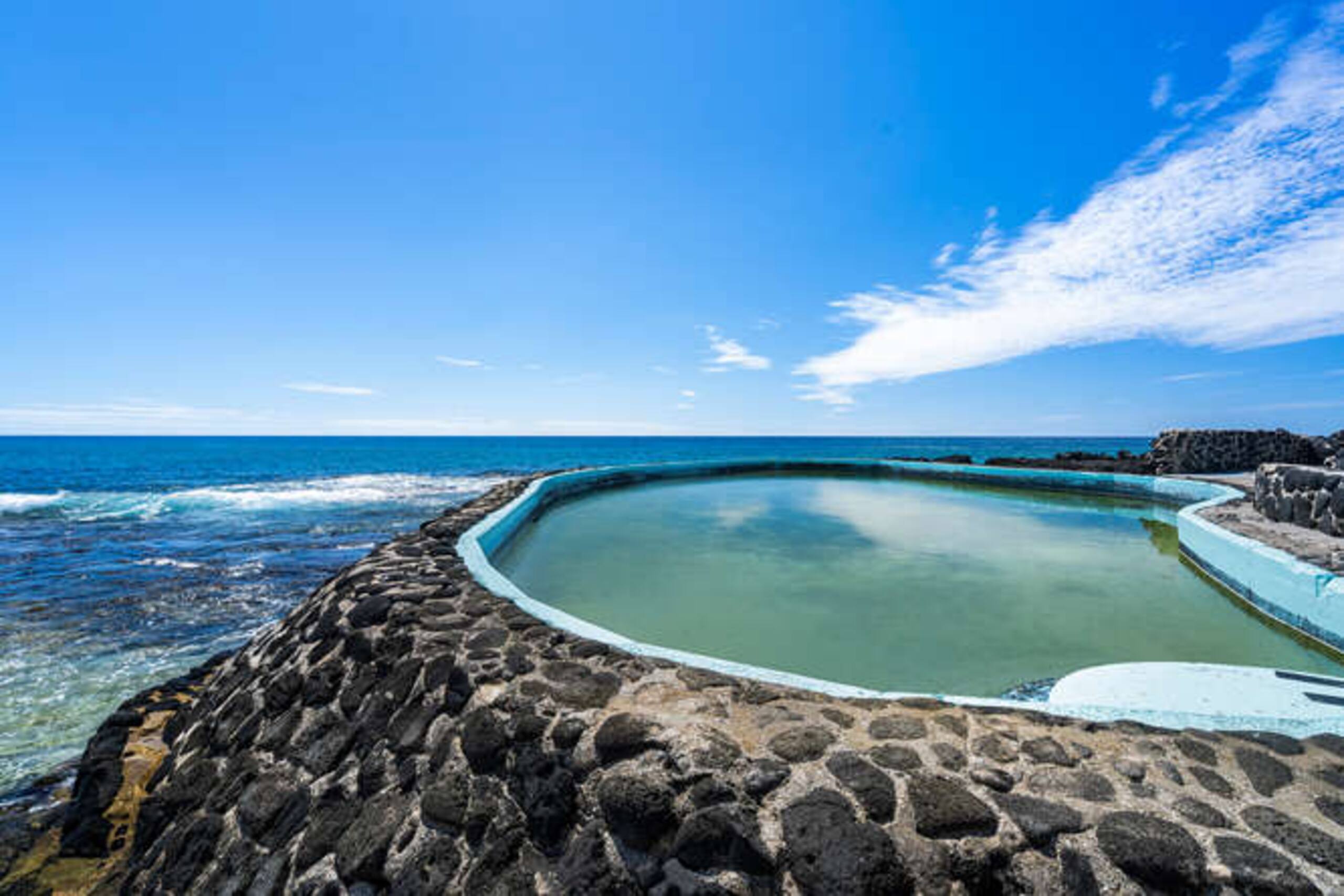 Condo in Kailua-Kona · ★4.83 · 1 bedroom · 2 beds · 1 bath - Image 30