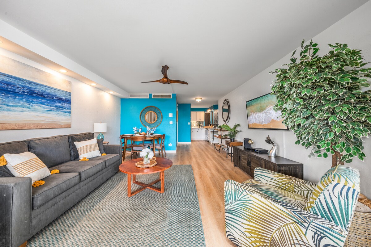 Disfruta de un espacio flexible con este cómodo sofá cama, perfecto para dormir una persona más.