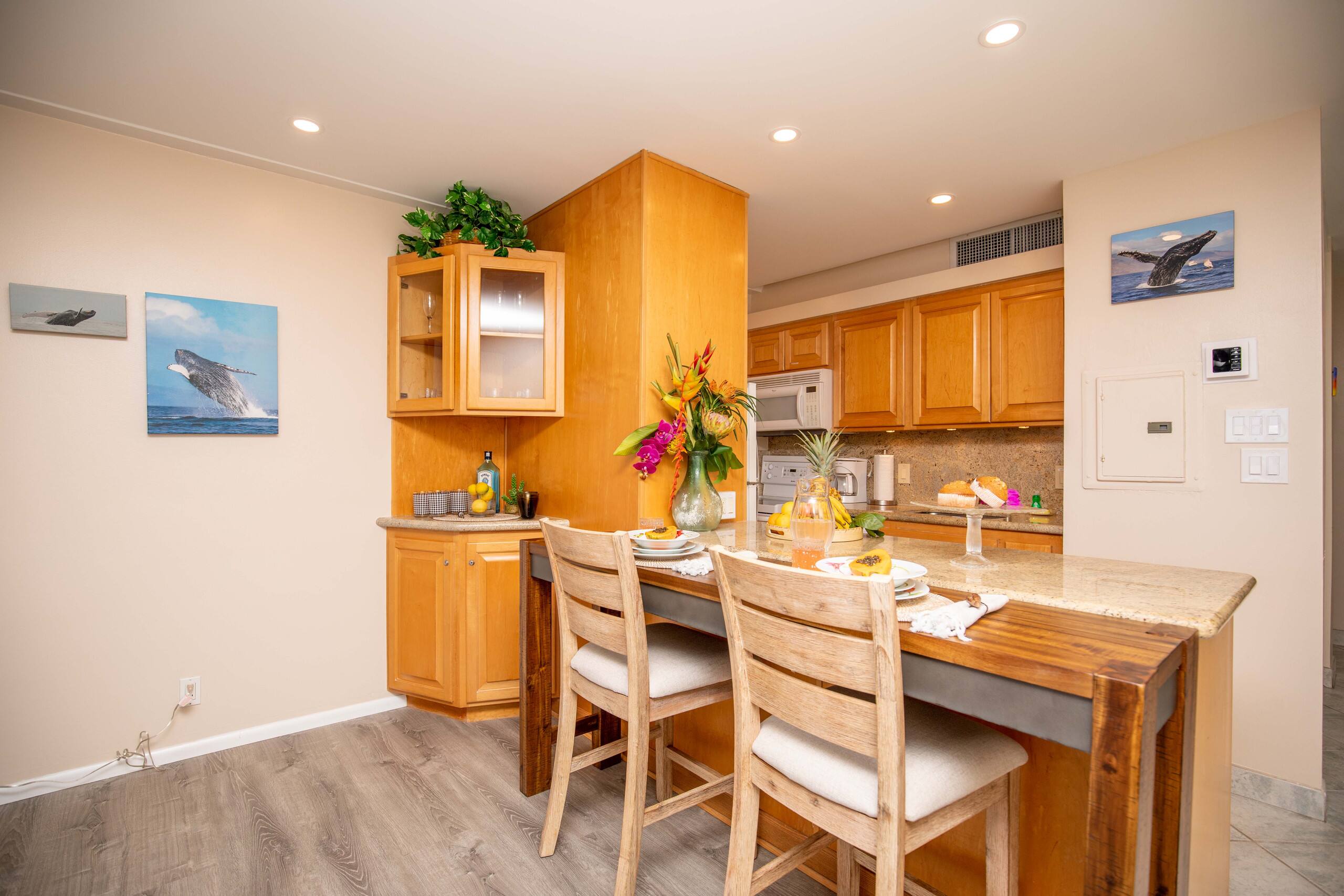 Condo in Lahaina · ★4.86 · 1 bedroom · 2 beds · 1 bath - Image 9