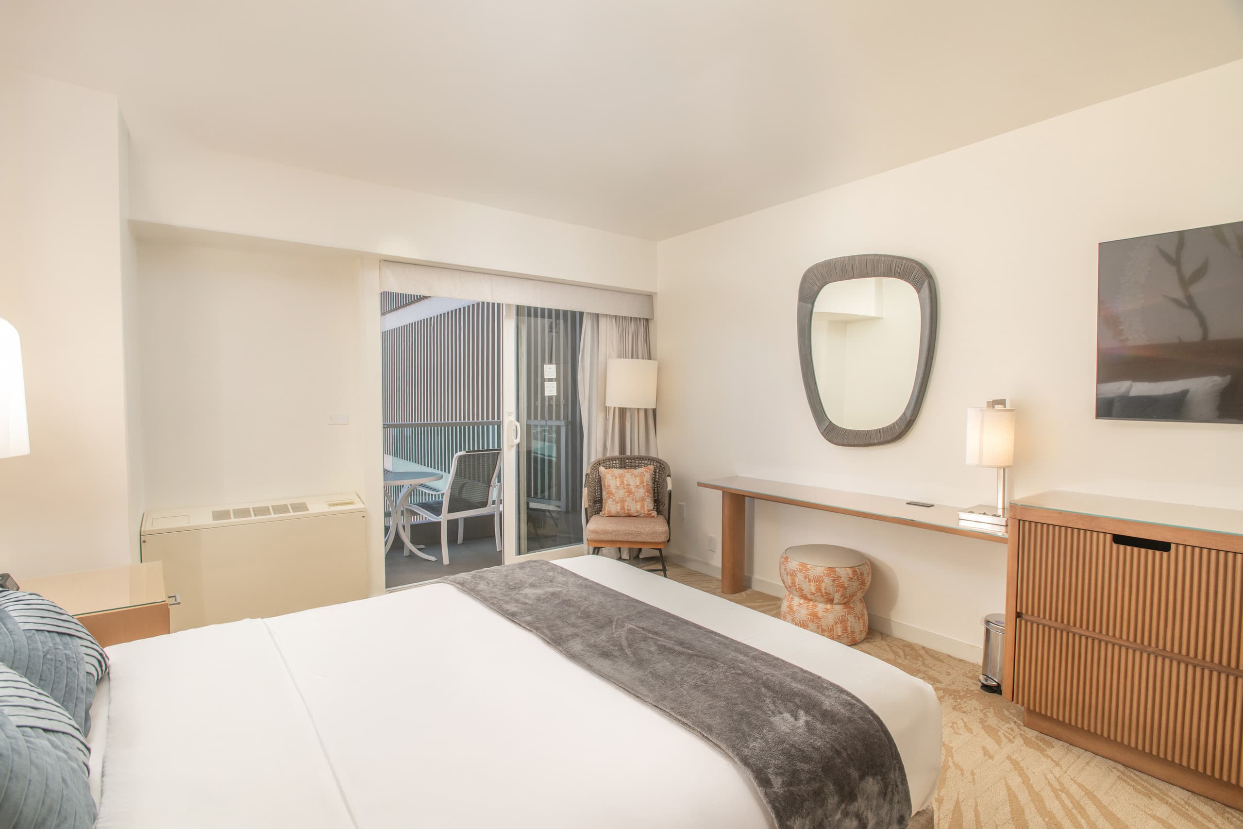 Condo in Honolulu · ★4.11 · 1 bedroom · 1 bed · 1 private bath - Image 3