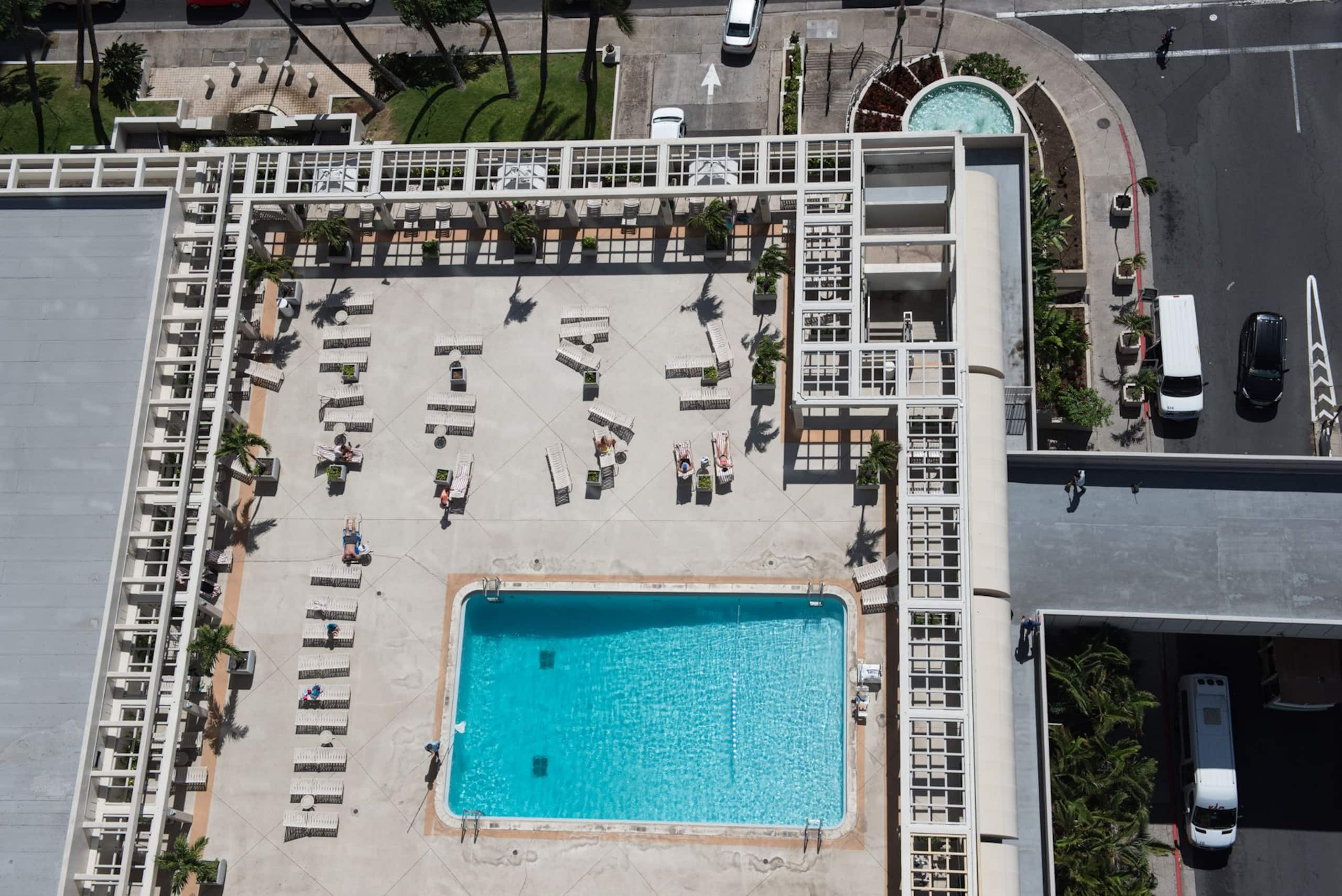 Condo in Honolulu · ★4.11 · 1 bedroom · 1 bed · 1 private bath - Image 16