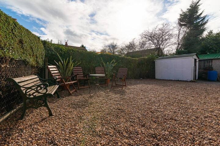 Lovely 6 rooms Hse Slp 11 Manchester airport city gallery image 3