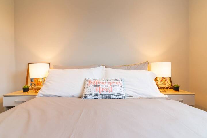 Lovely 6 rooms Hse Slp 11 Manchester airport city gallery image 4