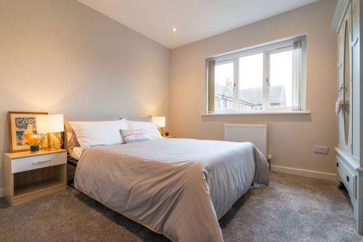 Lovely 6 rooms Hse Slp 11 Manchester airport city gallery image 2