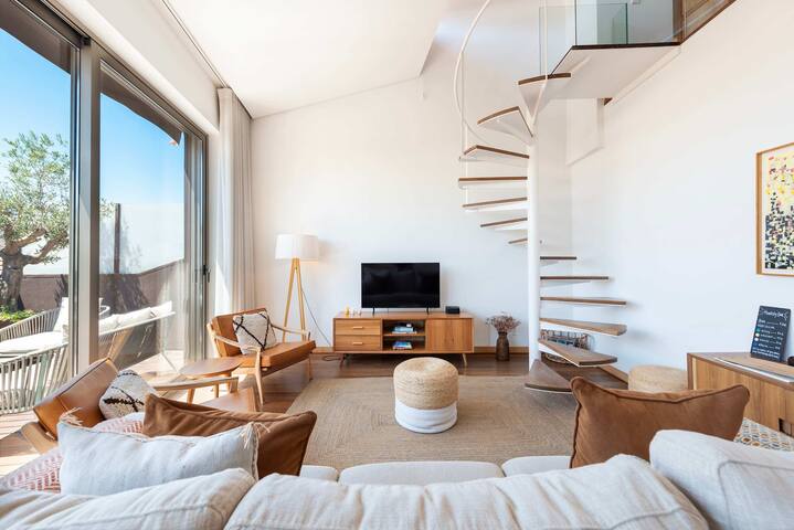 Alves da Veiga Downtown Rooftop by Nuno & Family gallery image 2