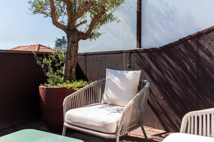 Alves da Veiga Downtown Rooftop by Nuno & Family gallery image 5