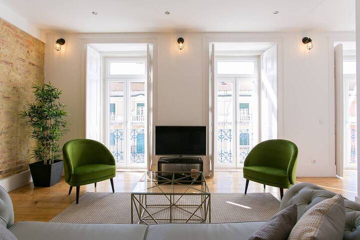 GuestReady – Gorgeous 3BR near Time Out Market gallery image 2