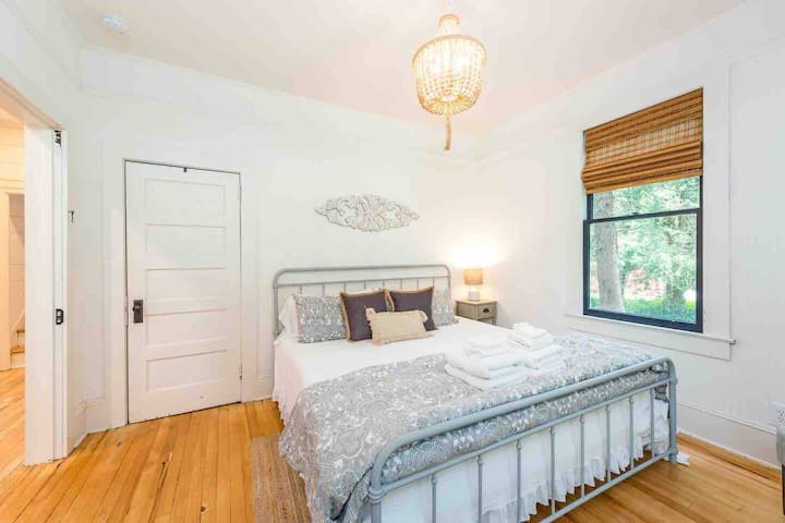 King guest bedroom