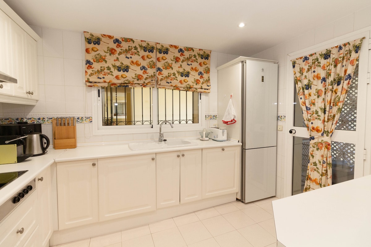 HP140 - 3 bed 2nd floor apartment 5